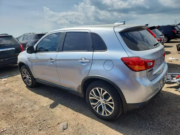 JA4AP3AU1HZ006829 2017 MITSUBISHI OUTLANDER - Image 2