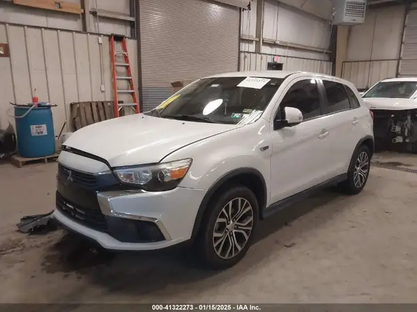 JA4AP3AU1HZ013330 2017 MITSUBISHI OUTLANDER - Image 2