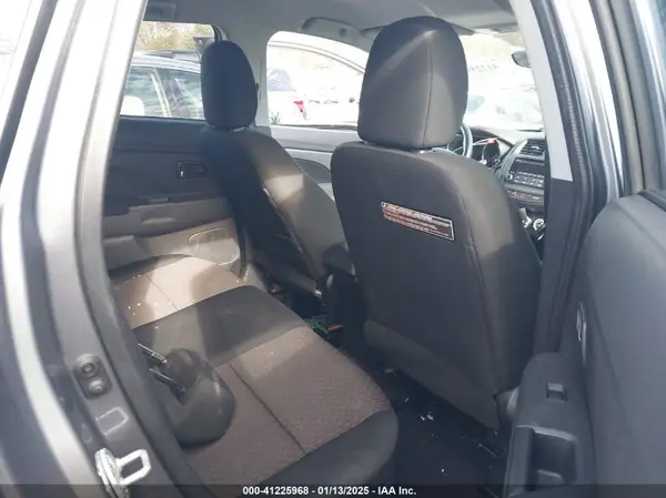 JA4AP3AU1HZ023453 2017 MITSUBISHI OUTLANDER - Image 8