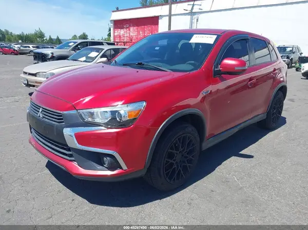 JA4AP3AU1HZ042701 2017 MITSUBISHI OUTLANDER - Image 2