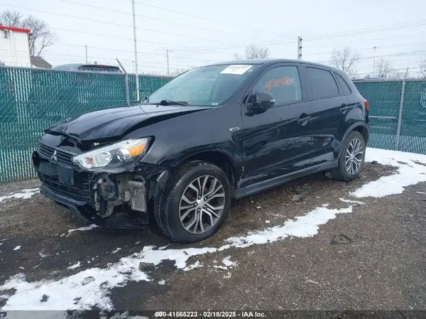 JA4AP3AU1HZ048529 2017 MITSUBISHI OUTLANDER - Image 2