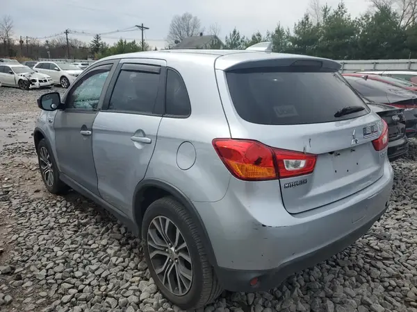 JA4AP3AU1HZ048899 2017 MITSUBISHI OUTLANDER - Image 2
