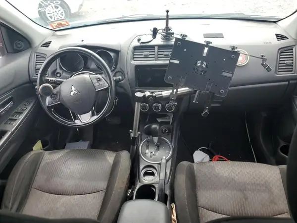 JA4AP3AU1HZ048899 2017 MITSUBISHI OUTLANDER - Image 8