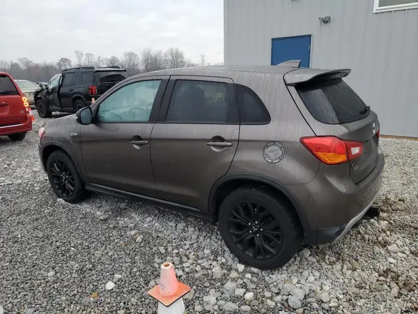 JA4AP3AU1HZ049535 2017 MITSUBISHI OUTLANDER - Image 2