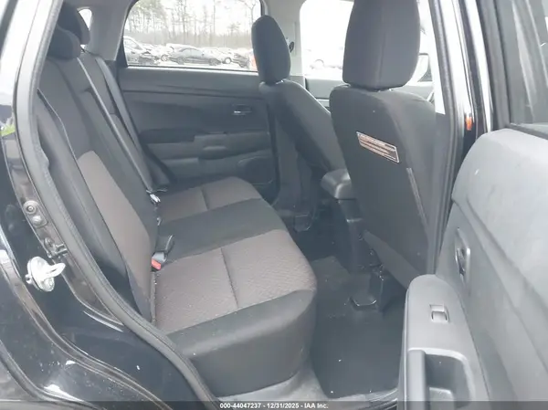JA4AP3AU1HZ061507 2017 MITSUBISHI OUTLANDER - Image 8