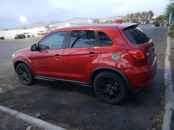 JA4AP3AU1JU005182 2018 MITSUBISHI OUTLANDER - Image 2