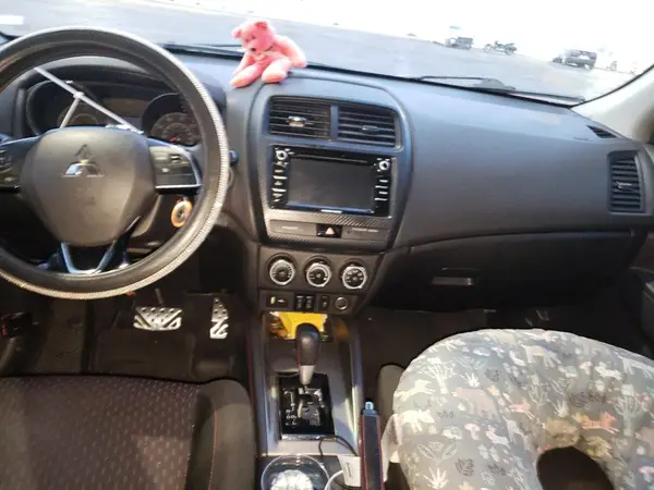 JA4AP3AU1JU005182 2018 MITSUBISHI OUTLANDER - Image 8