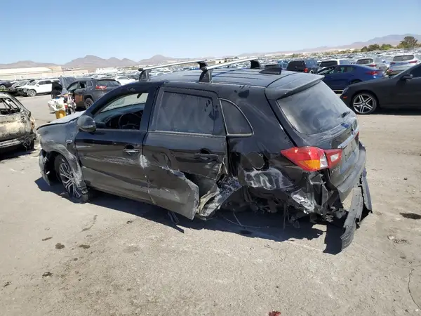 JA4AP3AU1JU008020 2018 MITSUBISHI OUTLANDER - Image 2