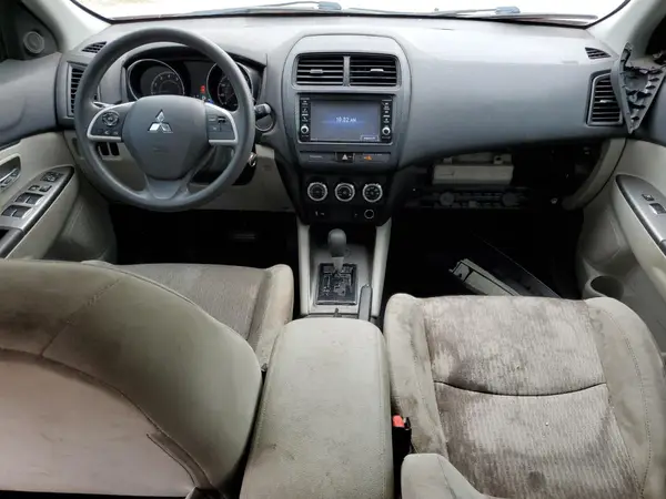 JA4AP3AU1JU008499 2018 MITSUBISHI OUTLANDER - Image 8