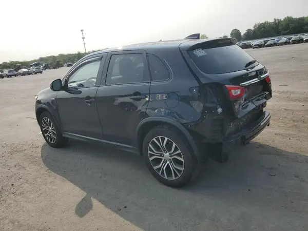 JA4AP3AU1JU012424 2018 MITSUBISHI OUTLANDER - Image 2