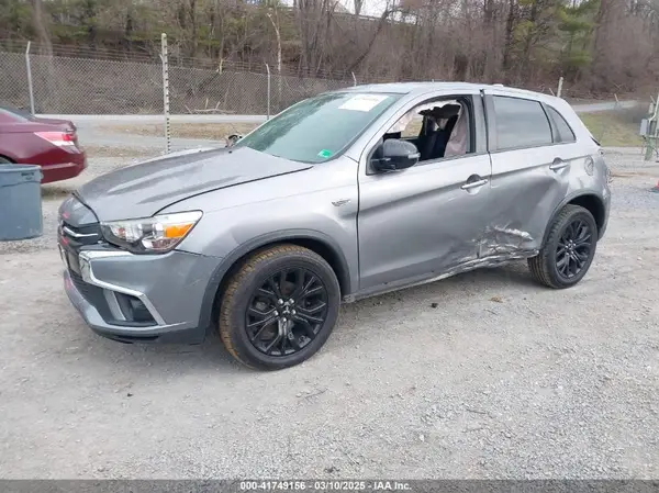 JA4AP3AU1JU014402 2018 MITSUBISHI OUTLANDER - Image 2
