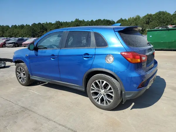 JA4AP3AU1JU015565 2018 MITSUBISHI OUTLANDER - Image 2