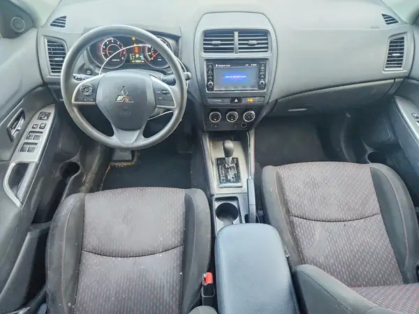 JA4AP3AU1JU021284 2018 MITSUBISHI OUTLANDER - Image 8