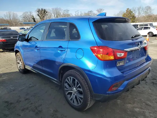 JA4AP3AU1JU021320 2018 MITSUBISHI OUTLANDER - Image 2