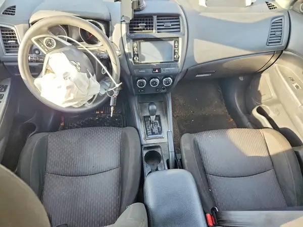 JA4AP3AU1JU021849 2018 MITSUBISHI OUTLANDER - Image 8