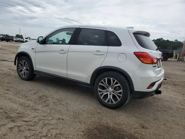 JA4AP3AU1JU022354 2018 MITSUBISHI OUTLANDER - Image 2