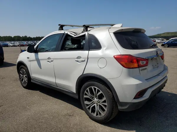 JA4AP3AU1JU023312 2018 MITSUBISHI OUTLANDER - Image 2