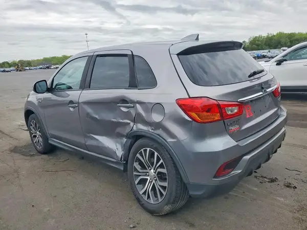 JA4AP3AU1JU024248 2018 MITSUBISHI OUTLANDER - Image 2