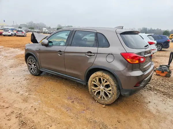JA4AP3AU1JU024587 2018 MITSUBISHI OUTLANDER - Image 2