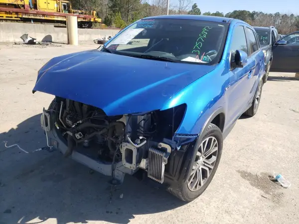 JA4AP3AU1JU024914 2018 MITSUBISHI OUTLANDER - Image 2