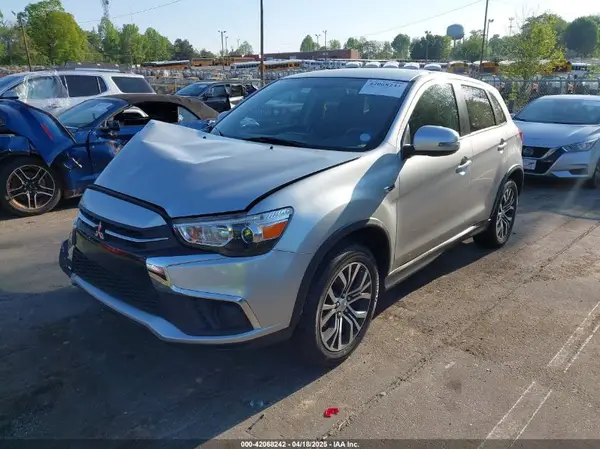 JA4AP3AU1JU024931 2018 MITSUBISHI OUTLANDER - Image 2