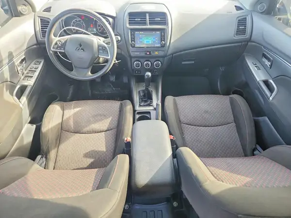JA4AP3AU1JU025190 2018 MITSUBISHI OUTLANDER - Image 8