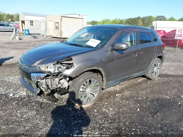 JA4AP3AU1JU025948 2018 MITSUBISHI OUTLANDER - Image 2