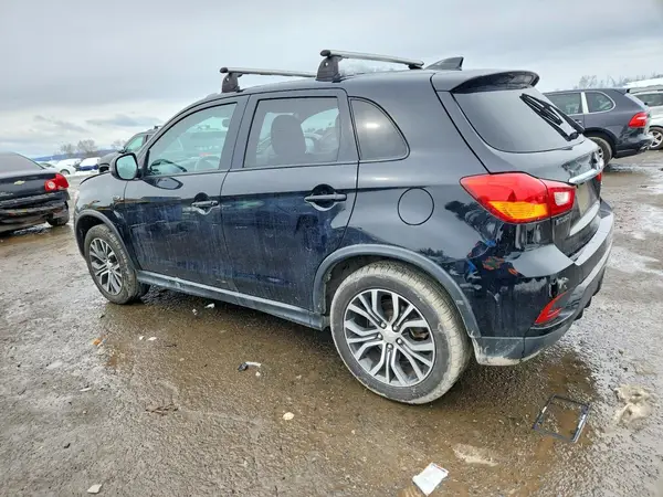 JA4AP3AU1JZ001085 2018 MITSUBISHI OUTLANDER - Image 2