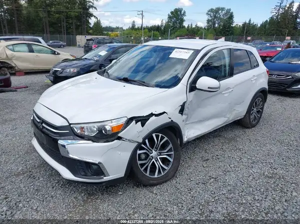 JA4AP3AU1JZ005296 2018 MITSUBISHI OUTLANDER - Image 2