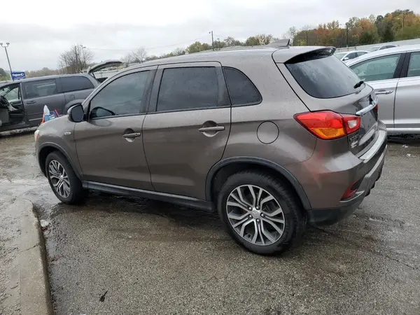 JA4AP3AU1JZ006528 2018 MITSUBISHI OUTLANDER - Image 2