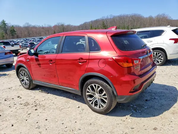 JA4AP3AU1JZ007680 2018 MITSUBISHI OUTLANDER - Image 2