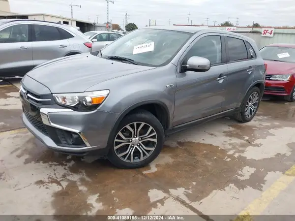 JA4AP3AU1JZ008845 2018 MITSUBISHI OUTLANDER - Image 2