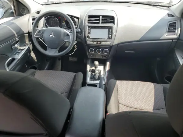 JA4AP3AU1JZ011468 2018 MITSUBISHI OUTLANDER - Image 8