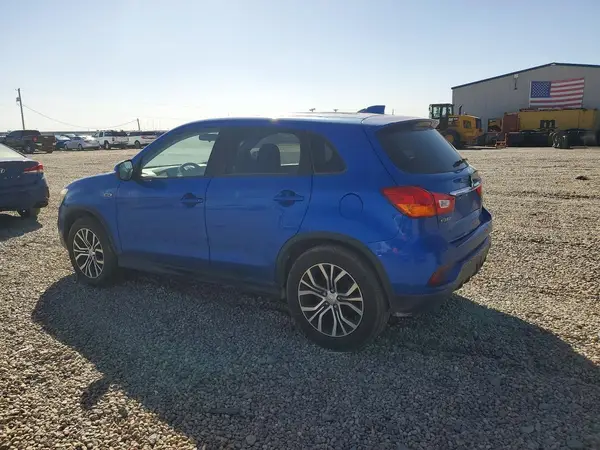 JA4AP3AU1JZ015486 2018 MITSUBISHI OUTLANDER - Image 2