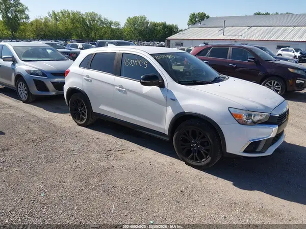 JA4AP3AU1JZ030294 2018 MITSUBISHI OUTLANDER - Image 1