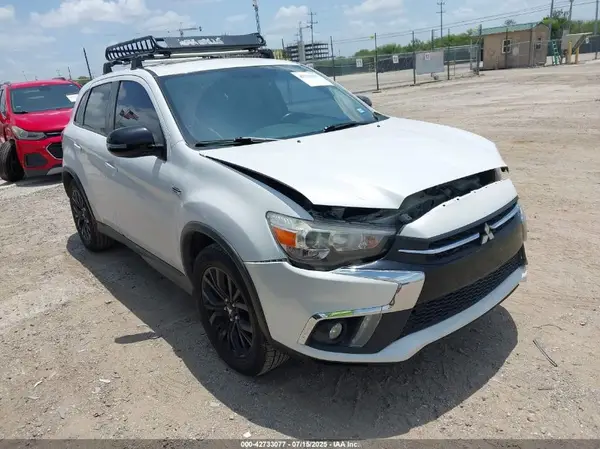 JA4AP3AU1JZ030716 2018 MITSUBISHI OUTLANDER - Image 1