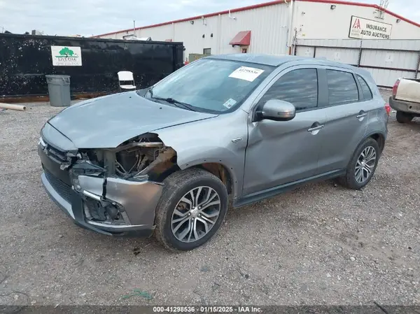 JA4AP3AU1JZ034958 2018 MITSUBISHI OUTLANDER - Image 2