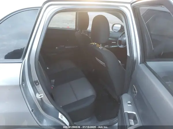 JA4AP3AU1JZ034958 2018 MITSUBISHI OUTLANDER - Image 8