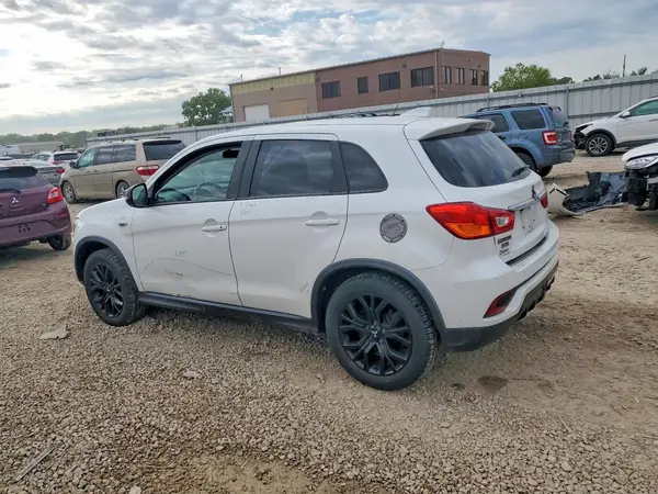 JA4AP3AU1KU009587 2019 MITSUBISHI OUTLANDER - Image 2