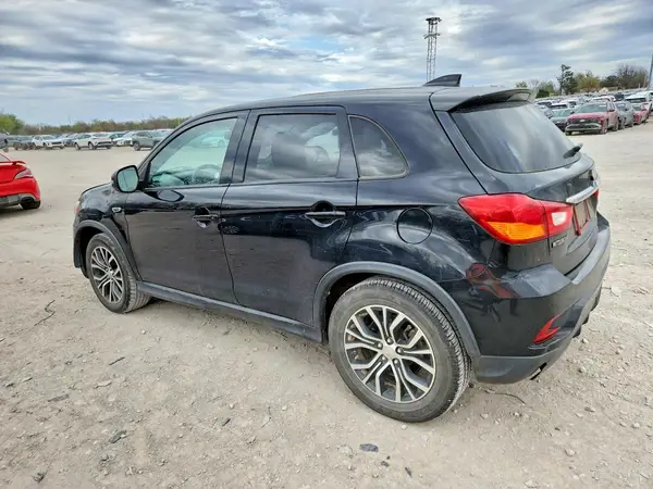 JA4AP3AU1KU017544 2019 MITSUBISHI OUTLANDER - Image 2