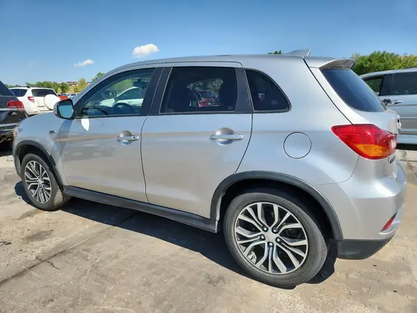 JA4AP3AU1KU019360 2019 MITSUBISHI OUTLANDER - Image 2