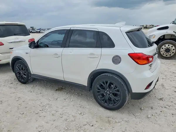 JA4AP3AU1KU025403 2019 MITSUBISHI OUTLANDER - Image 2