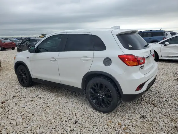 JA4AP3AU1KU032903 2019 MITSUBISHI OUTLANDER - Image 2