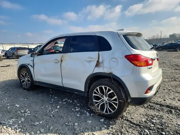 JA4AP3AU1KU033498 2019 MITSUBISHI OUTLANDER - Image 2