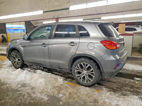 JA4AP3AU1KU033663 2019 MITSUBISHI OUTLANDER - Image 2