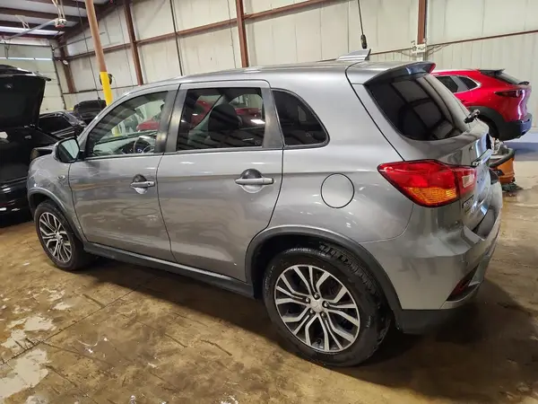 JA4AP3AU1KU035574 2019 MITSUBISHI OUTLANDER - Image 2