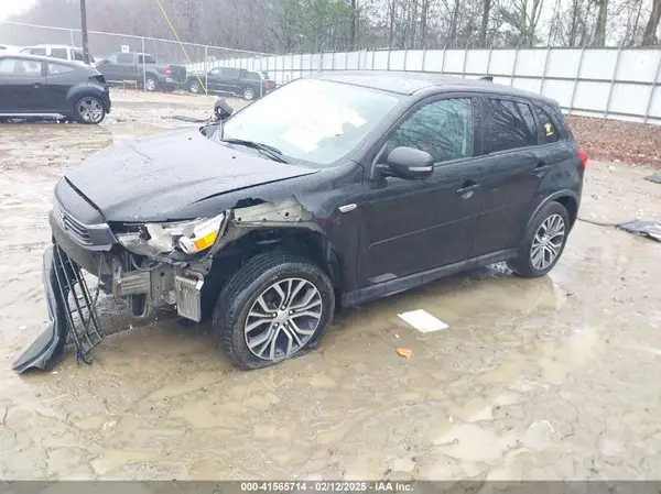 JA4AP3AU2HZ006130 2017 MITSUBISHI OUTLANDER - Image 2