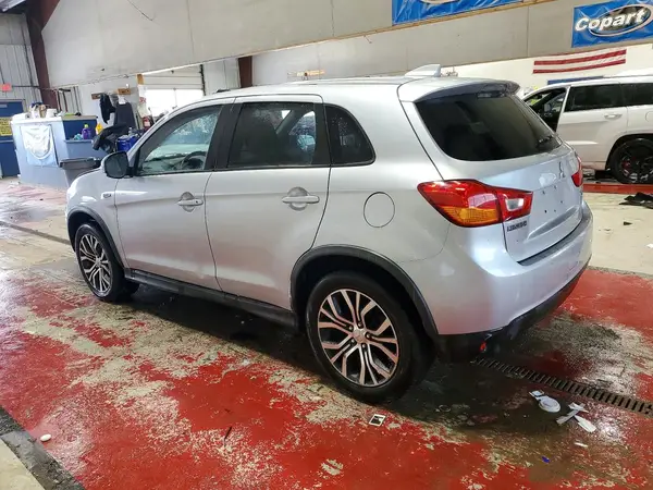 JA4AP3AU2HZ007469 2017 MITSUBISHI OUTLANDER - Image 2