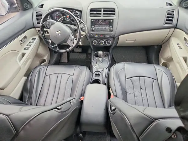 JA4AP3AU2HZ008850 2017 MITSUBISHI OUTLANDER - Image 8