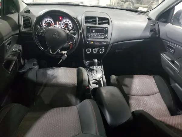 JA4AP3AU2HZ009898 2017 MITSUBISHI OUTLANDER - Image 8